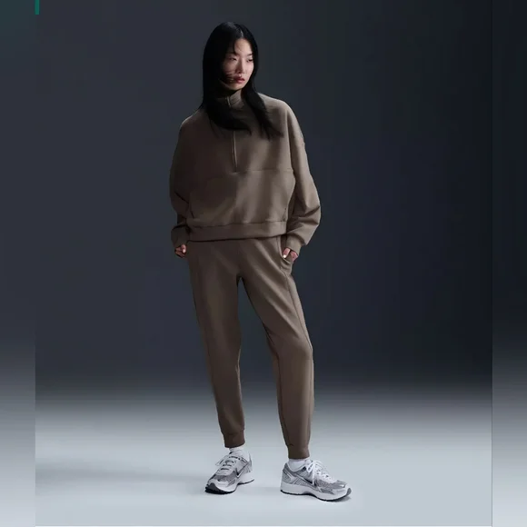 Nike 24.7 ImpossiblySoft Oversized 1/2 Zip Sweatshirt In Mink Brown, NWT - Picture 3 of 7